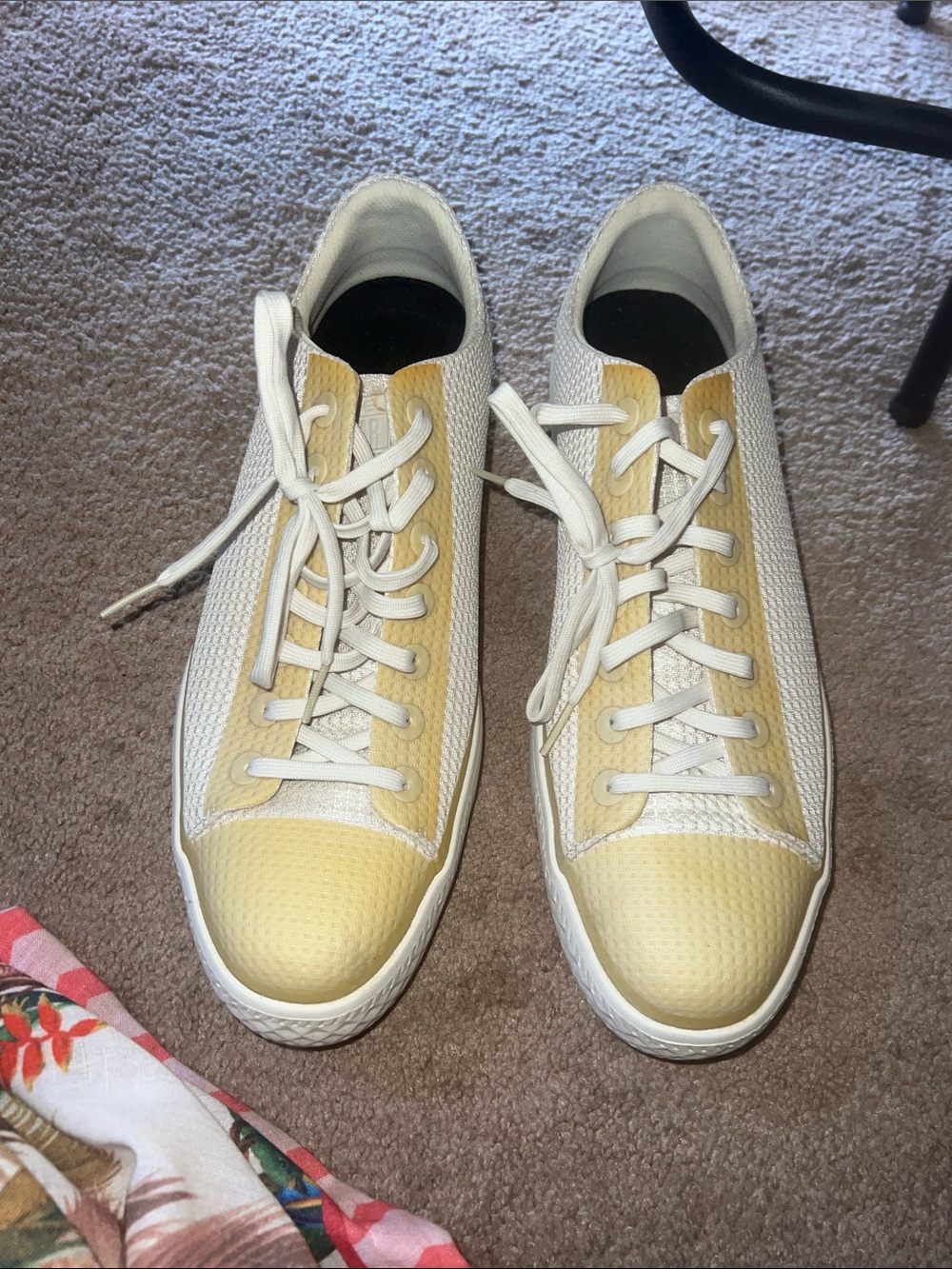 Converse Men's Low Top Sneakers in White and Pale Yellow
